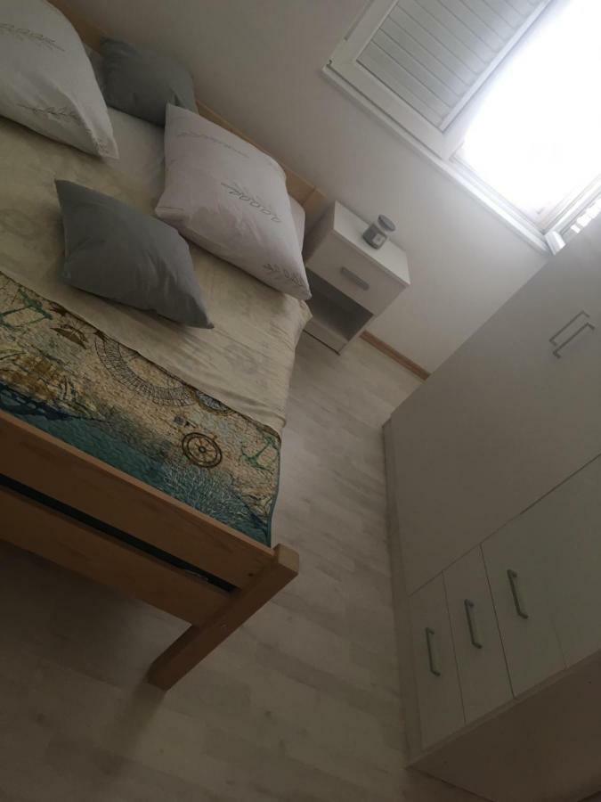 Angella Apartment Dugi Rat Buitenkant foto